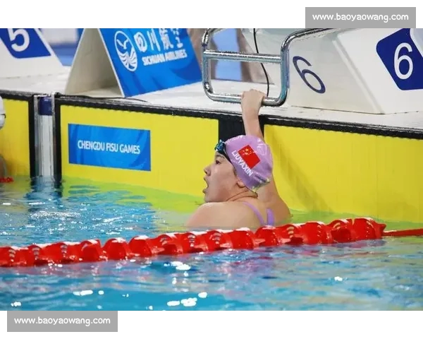 中国泳坛迎来新突破多项赛事刷新纪录引发关注青年选手集体崛起
